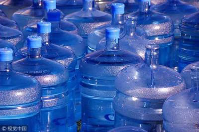震惊!你喝的桶装水可能比自来水还脏!选用桶装水这6点一定要记住