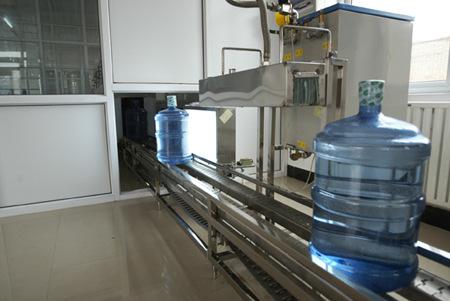 厂家销售全自动桶装水生产线 300桶每小时大桶饮用水全套设备现货